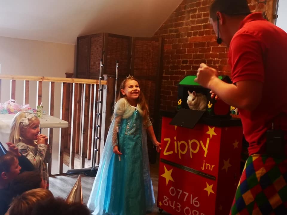 birthday-entertainer-warrington-zippy-junior