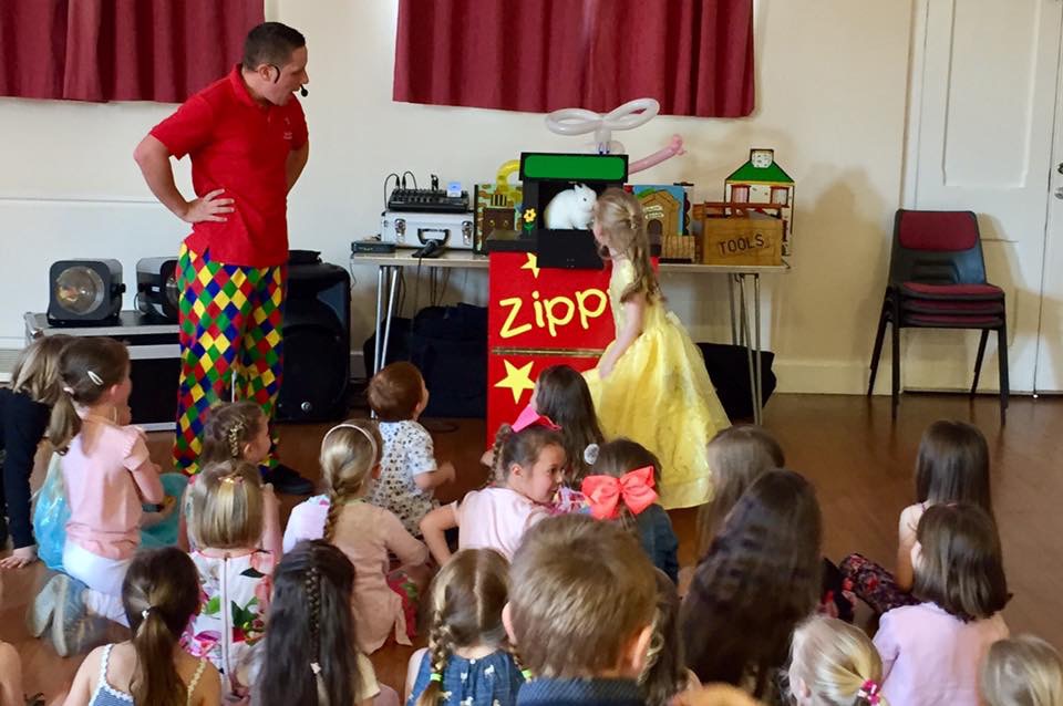 zippy-junior-birthday-magician